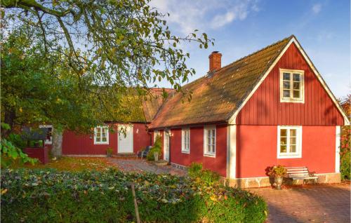 3 Bedroom Pet Friendly Home In Ystad